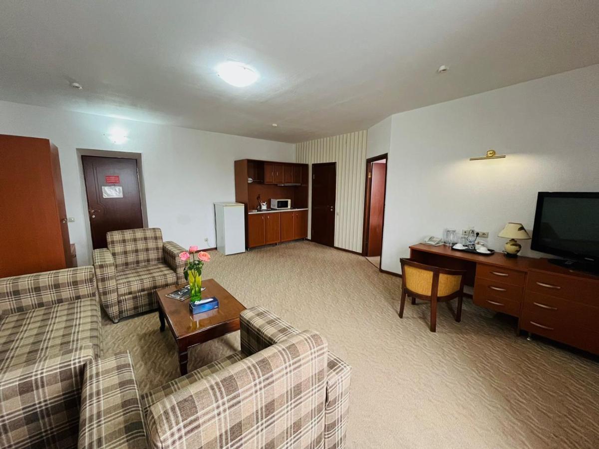 Tengri Hotel Atyrau Luaran gambar