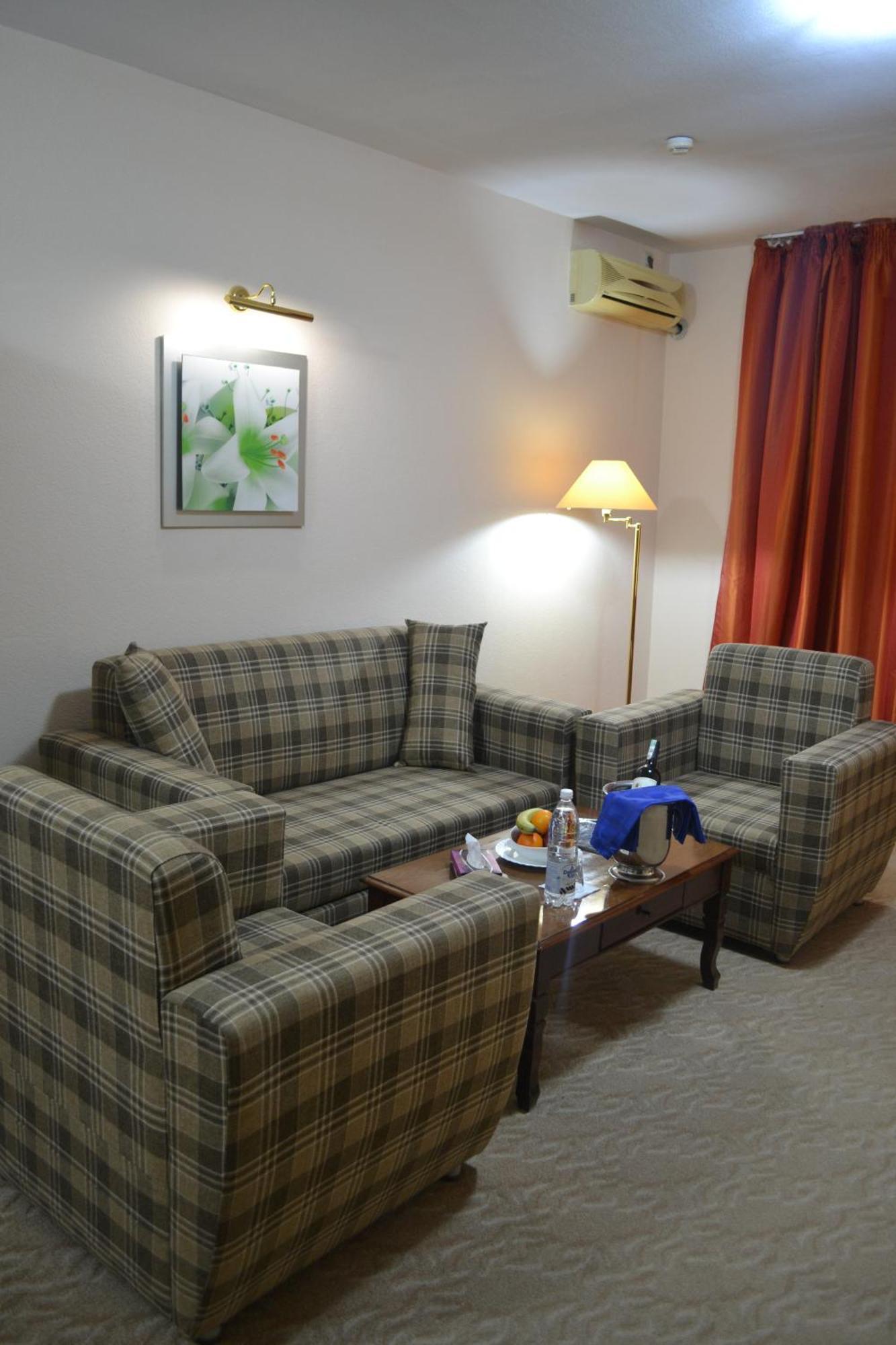Tengri Hotel Atyrau Luaran gambar