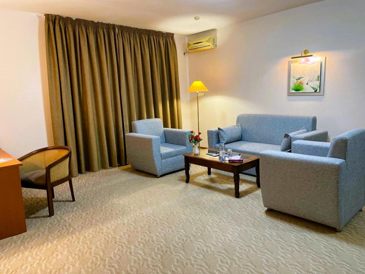 Tengri Hotel Atyrau Luaran gambar