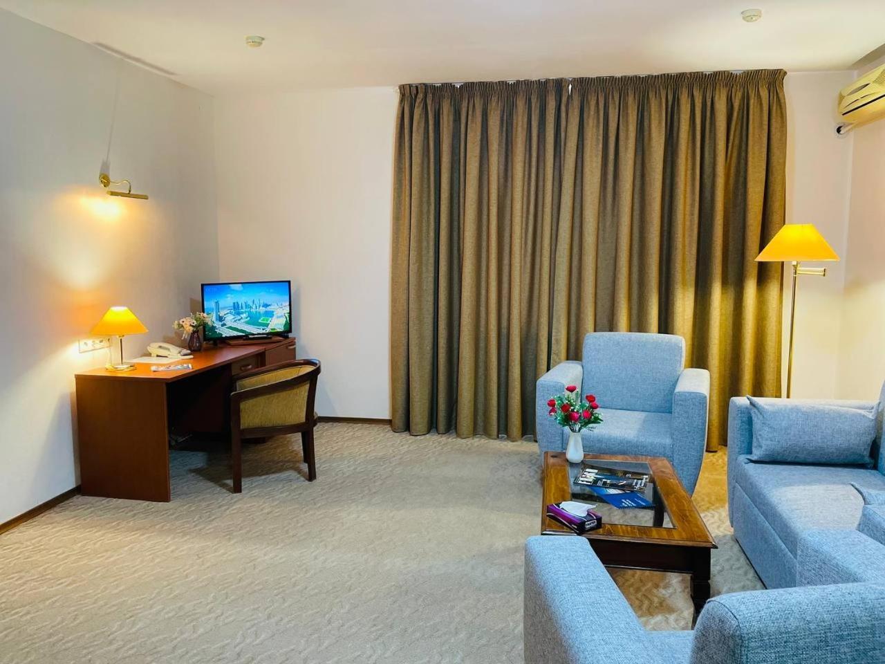 Tengri Hotel Atyrau Luaran gambar