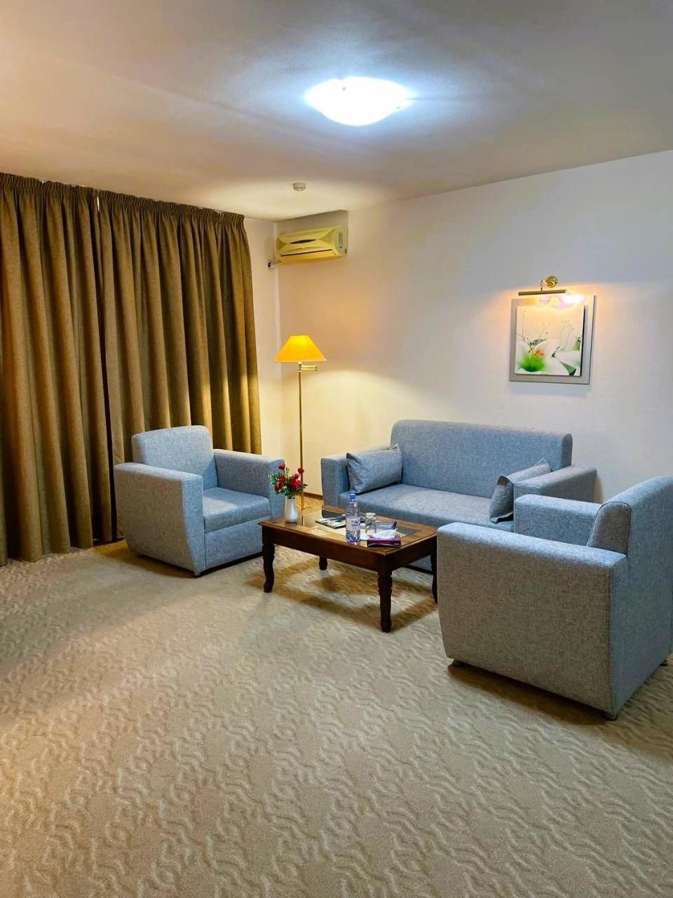 Tengri Hotel Atyrau Luaran gambar
