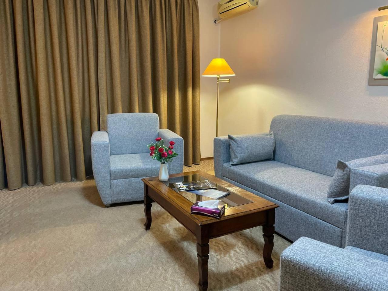 Tengri Hotel Atyrau Luaran gambar