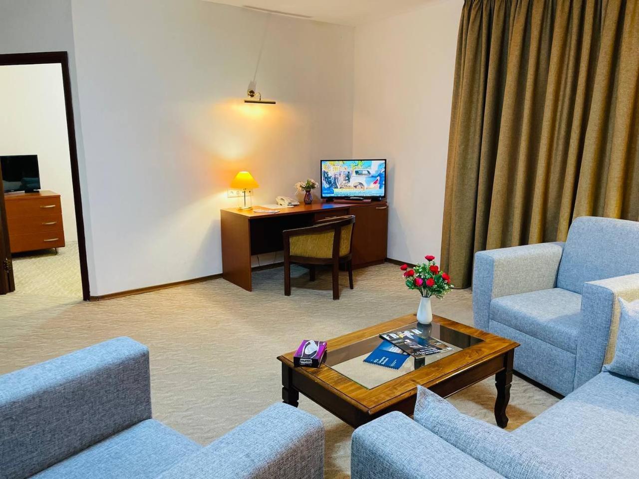 Tengri Hotel Atyrau Luaran gambar