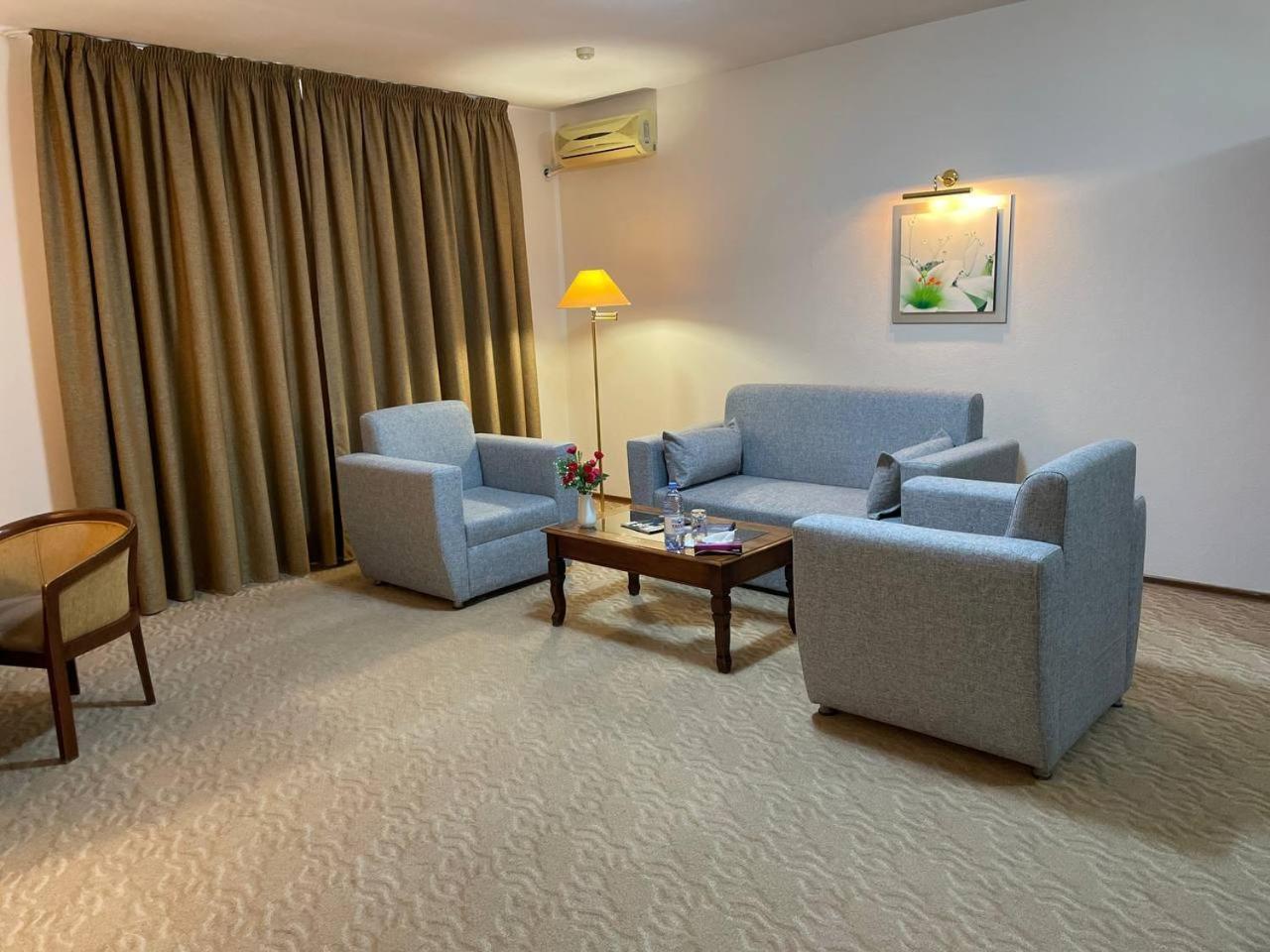 Tengri Hotel Atyrau Luaran gambar