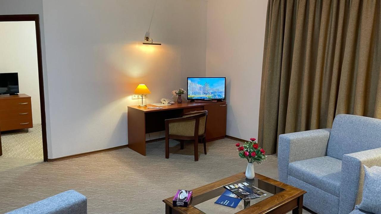 Tengri Hotel Atyrau Luaran gambar