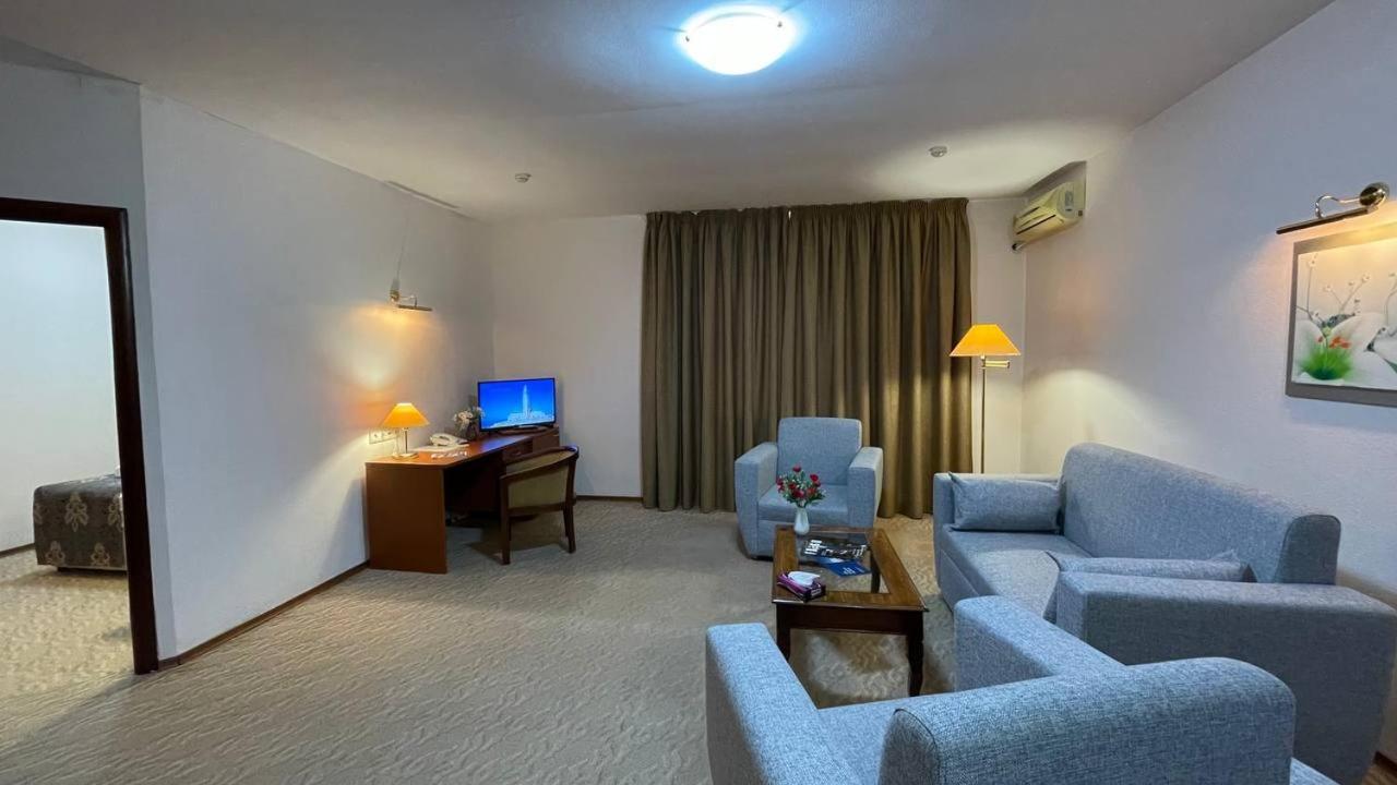 Tengri Hotel Atyrau Luaran gambar