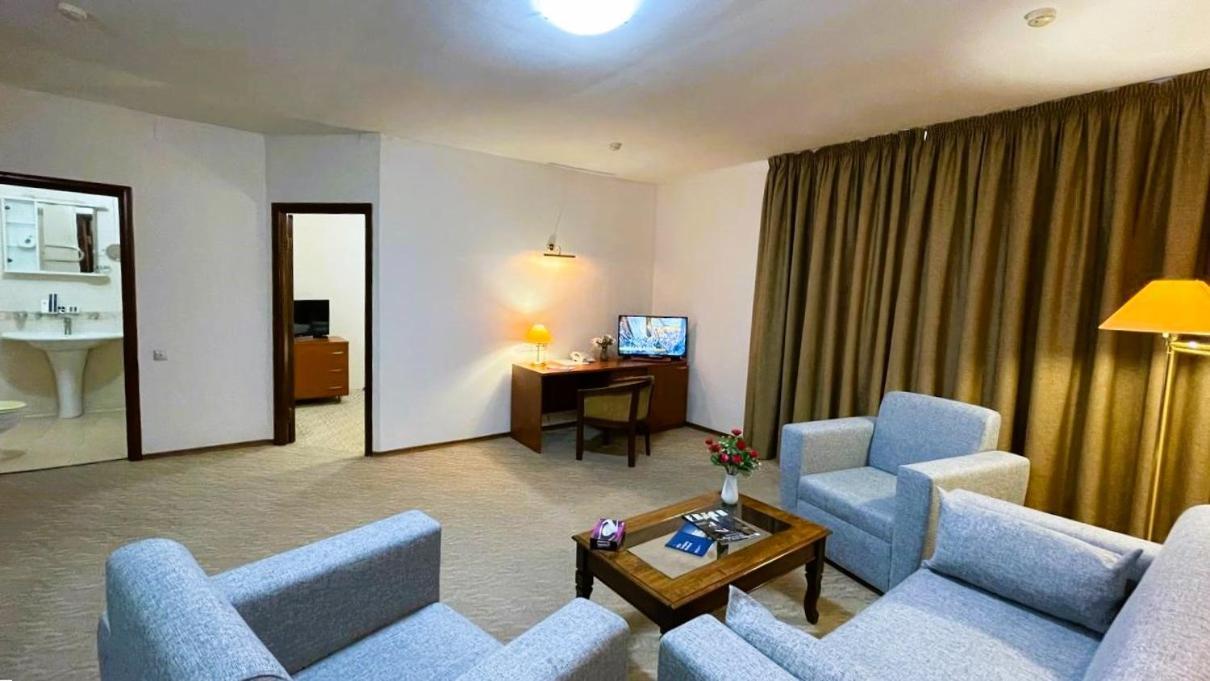 Tengri Hotel Atyrau Luaran gambar