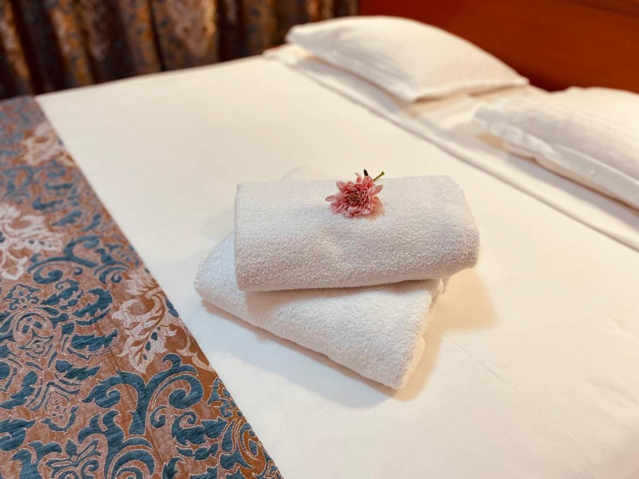 Tengri Hotel Atyrau Luaran gambar